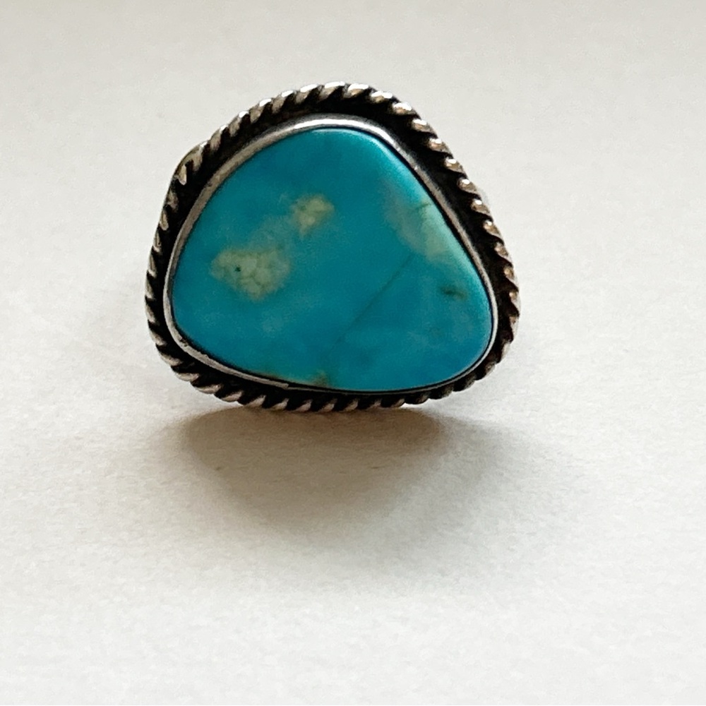 Vintage Southwestern Turquoise Sterling Silver Ring - Picture 9 of 11